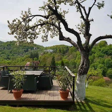 Maison d'hôtes Pensiunea Toscana 4*