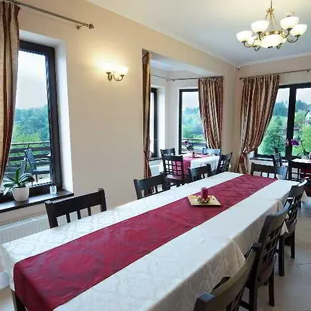 Maison d'hôtes Pensiunea Toscana 4*