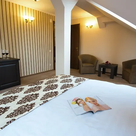 ゲストハウス ペンシウネア トスカーナ ブラショフ