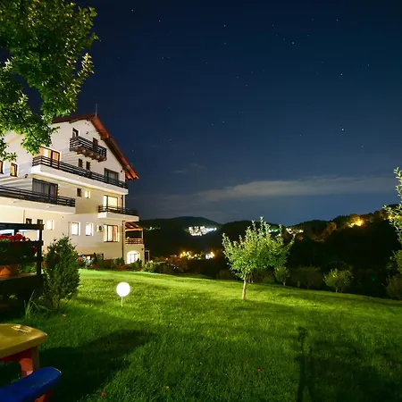 Pensiunea Toscana Casa de hóspedes 4*