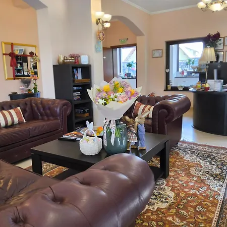 Maison d'hôtes Pensiunea Toscana 4*