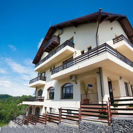 Maison d'hôtes Pensiunea Toscana 4*