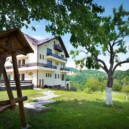 ゲストハウス ペンシウネア トスカーナ