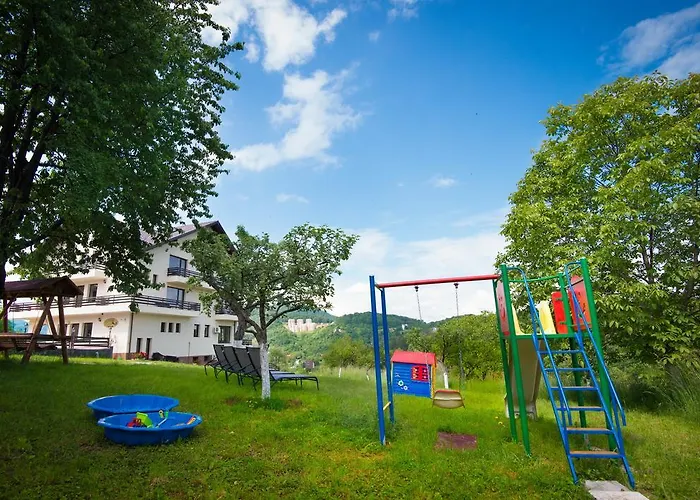 Pensiunea Toscana Casa de hóspedes 4*