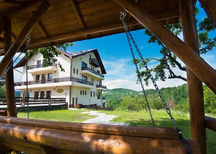 Pensiunea Toscana Casa de hóspedes 4*